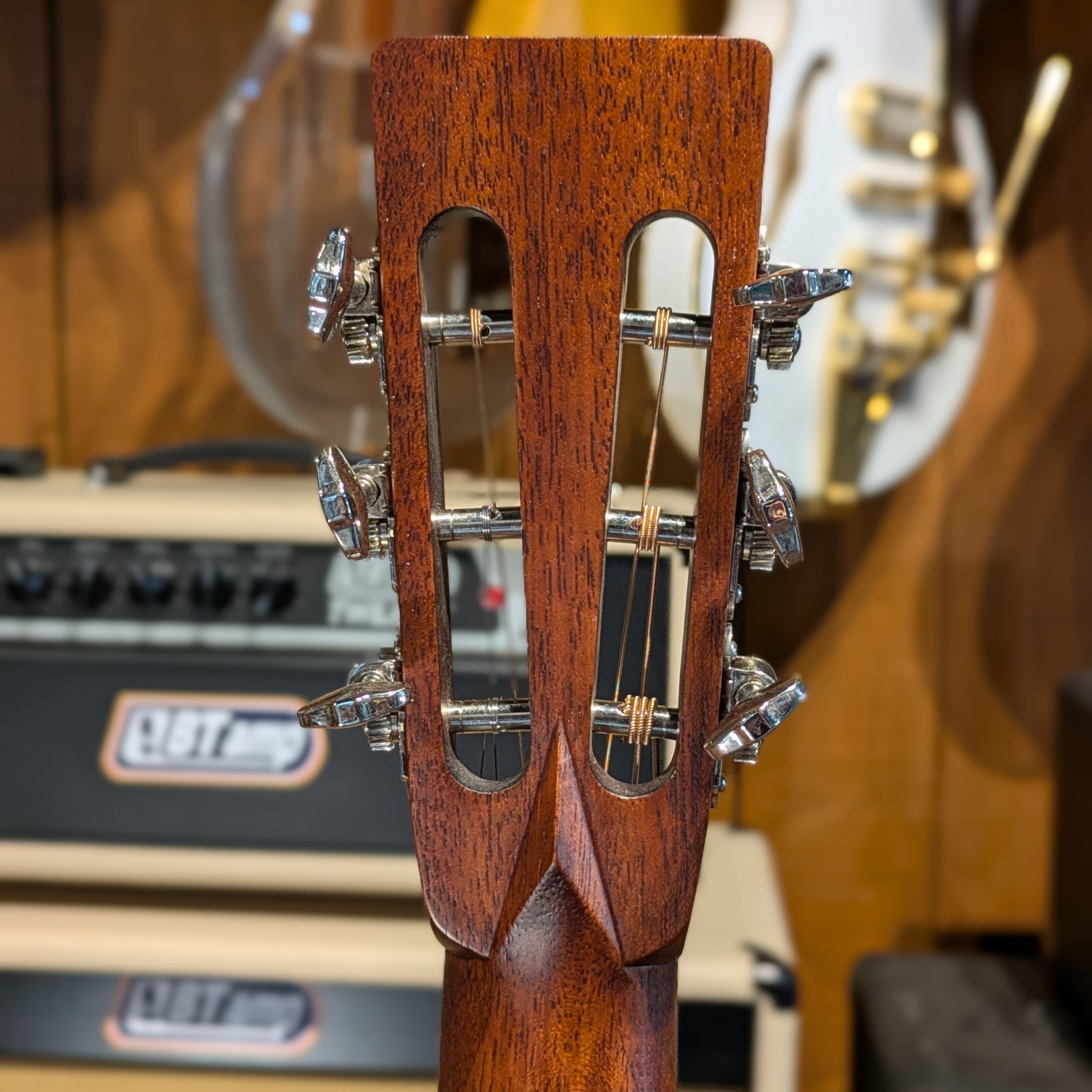 Eastman E1P-LTD-CLA 68/300