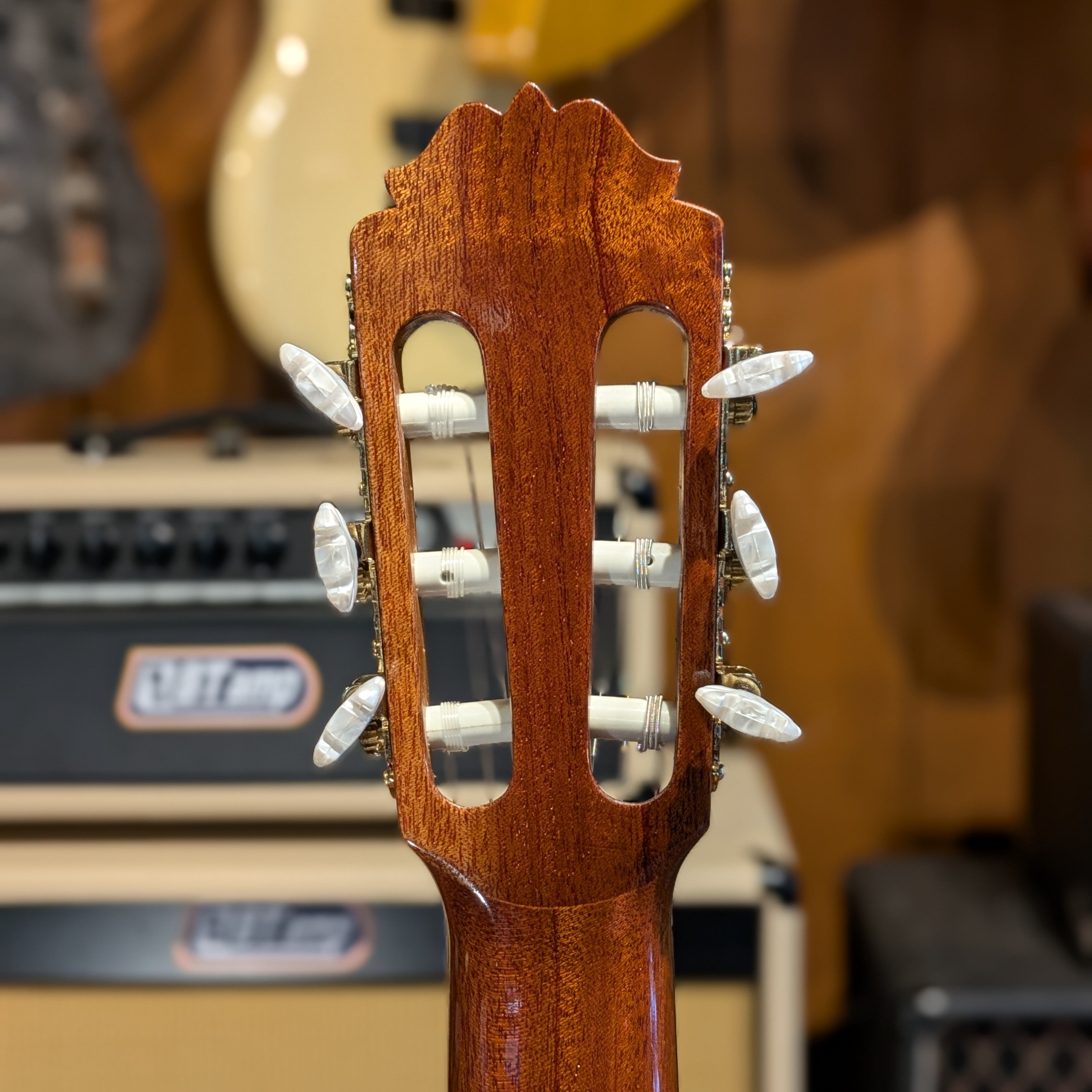 AMALIO BURGUET mod : ESTUDIO 1994