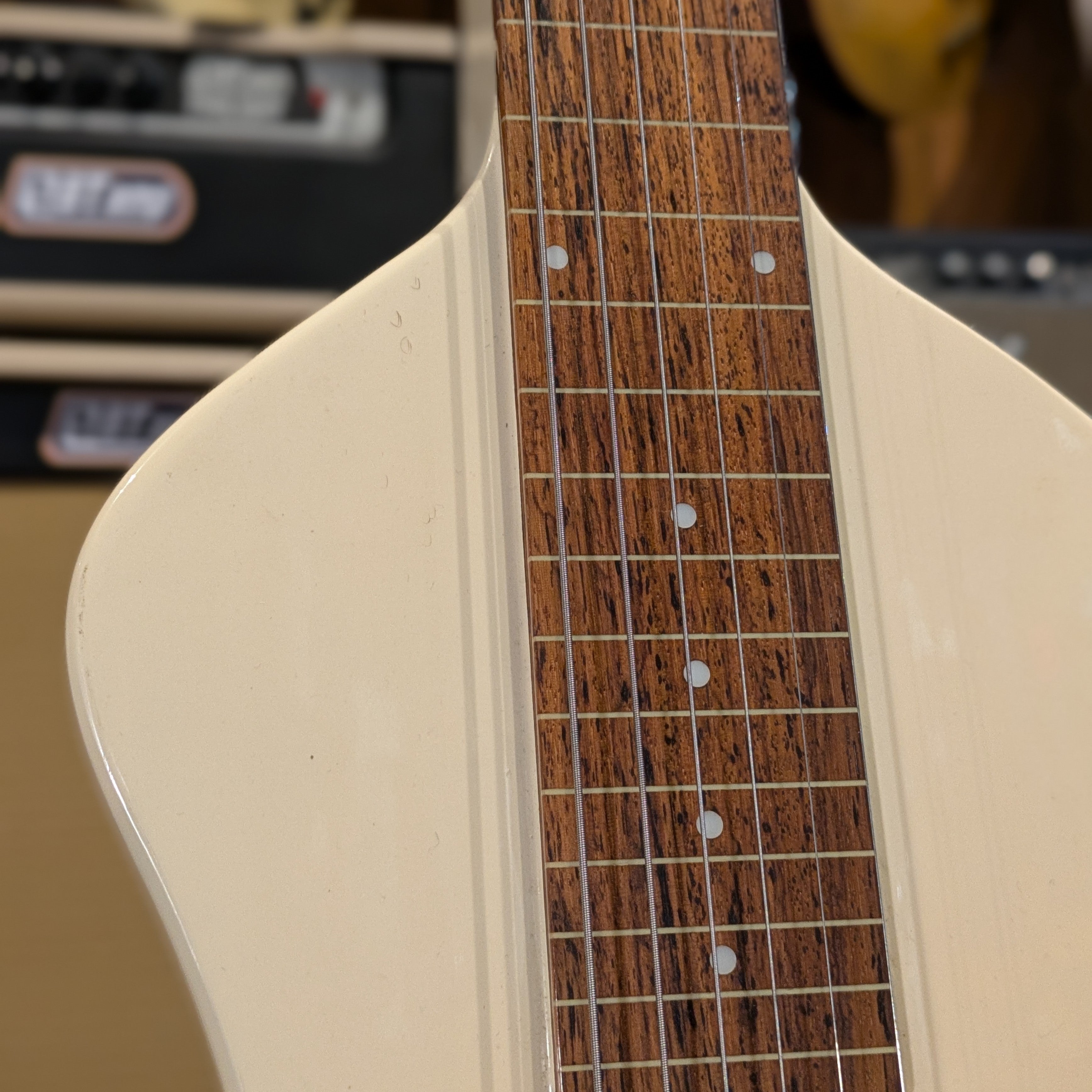 Electro Hawaiian ® Junior Antique White