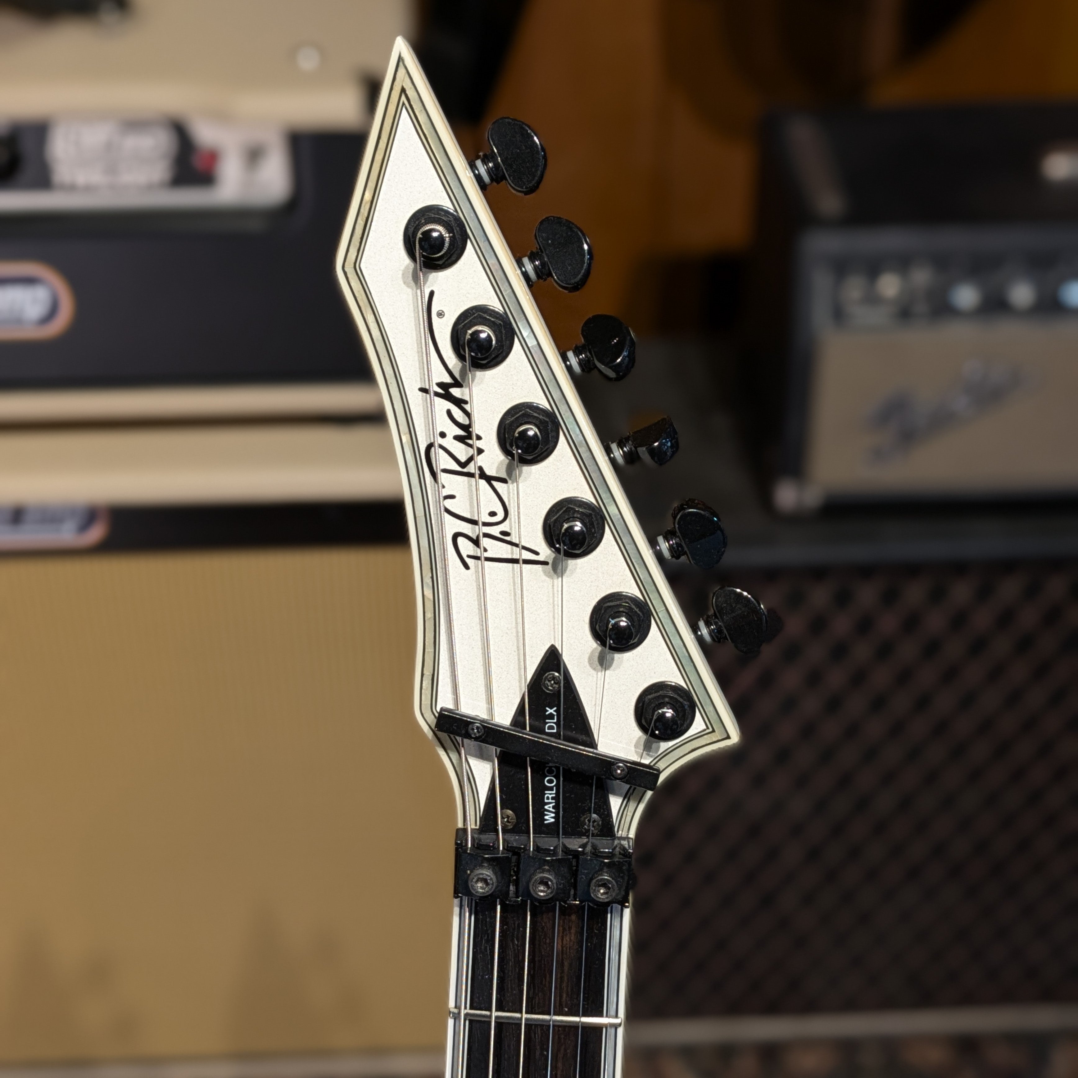 B.C. Rich Warlock NJ DLX 2012 - Pearl White