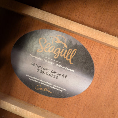 Seagull S6 Mahogany Deluxe A/E - Natural
