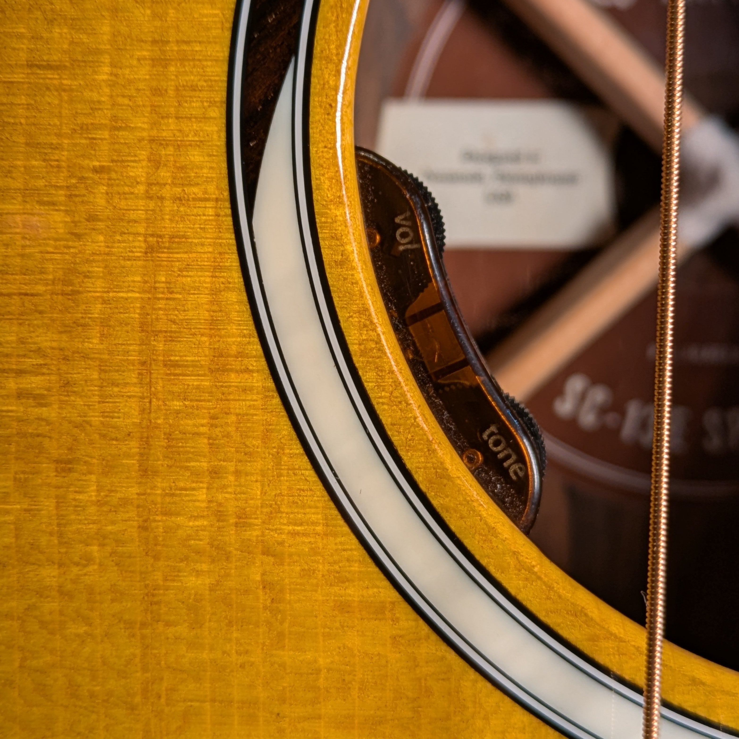 Martin Road Series SC-13E Special 2022 - Present - Sunburst