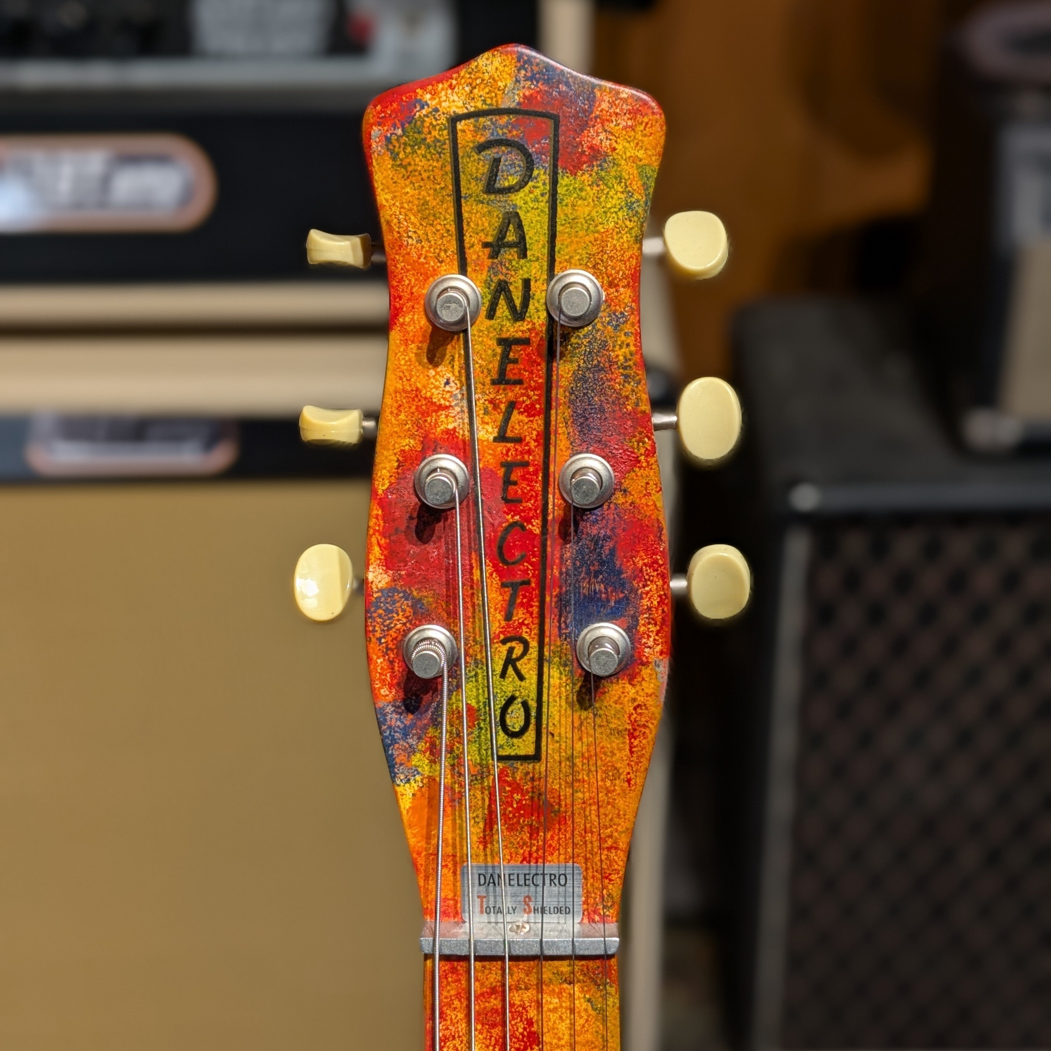 ギター Danelectro DC59 Psychedelic Eric Clapton Danelectro DC-59 - Eric Clapton Psychedelic Rainbow – Le Shop Lyon