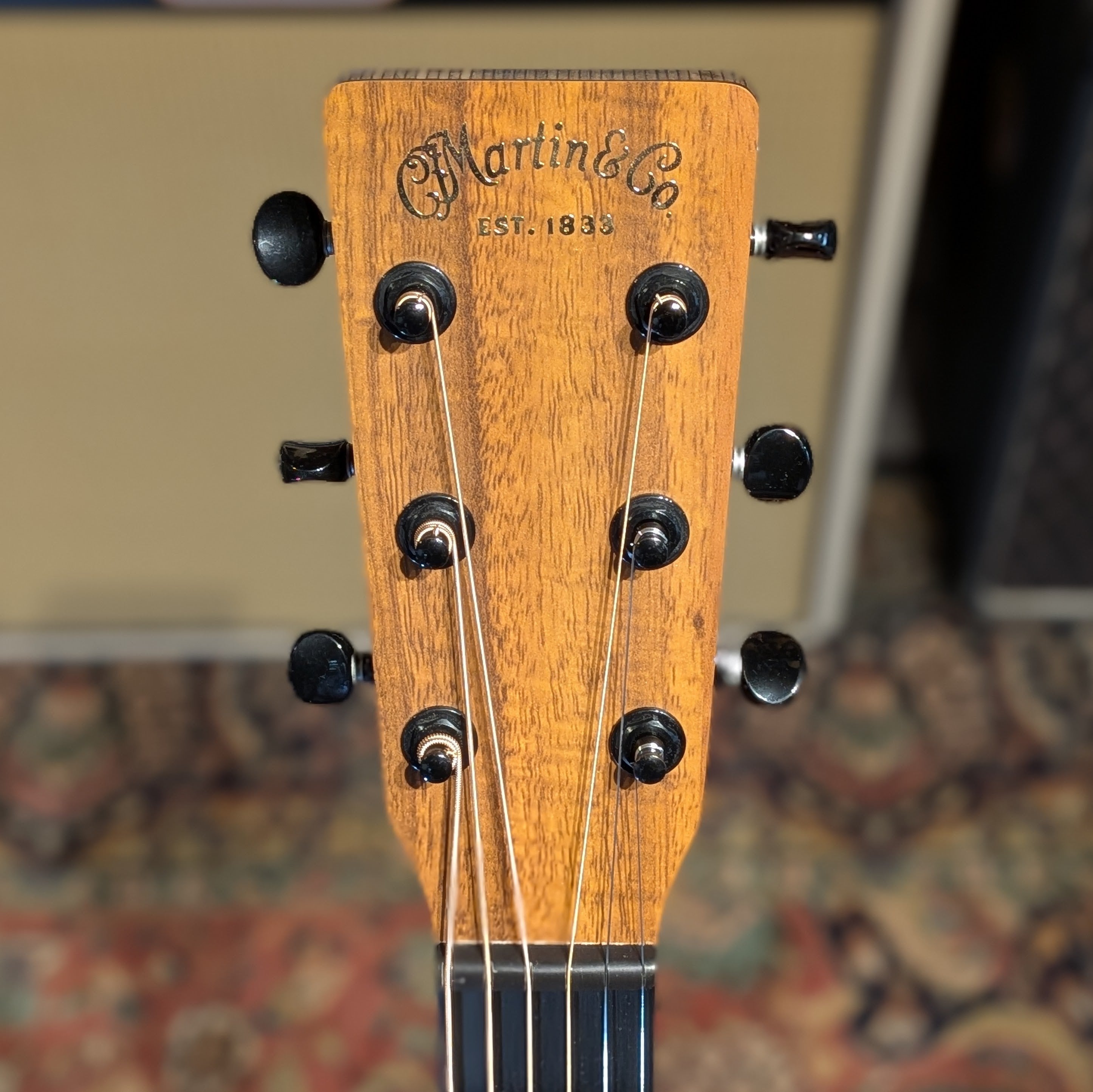 Martin Hawaiian X Limited Edition Auditorium 423 of 500 2022 - Robert Armstrong Artwork