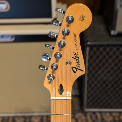 Fender Standard Stratocaster with Maple Fretboard 2017 - Arctic White