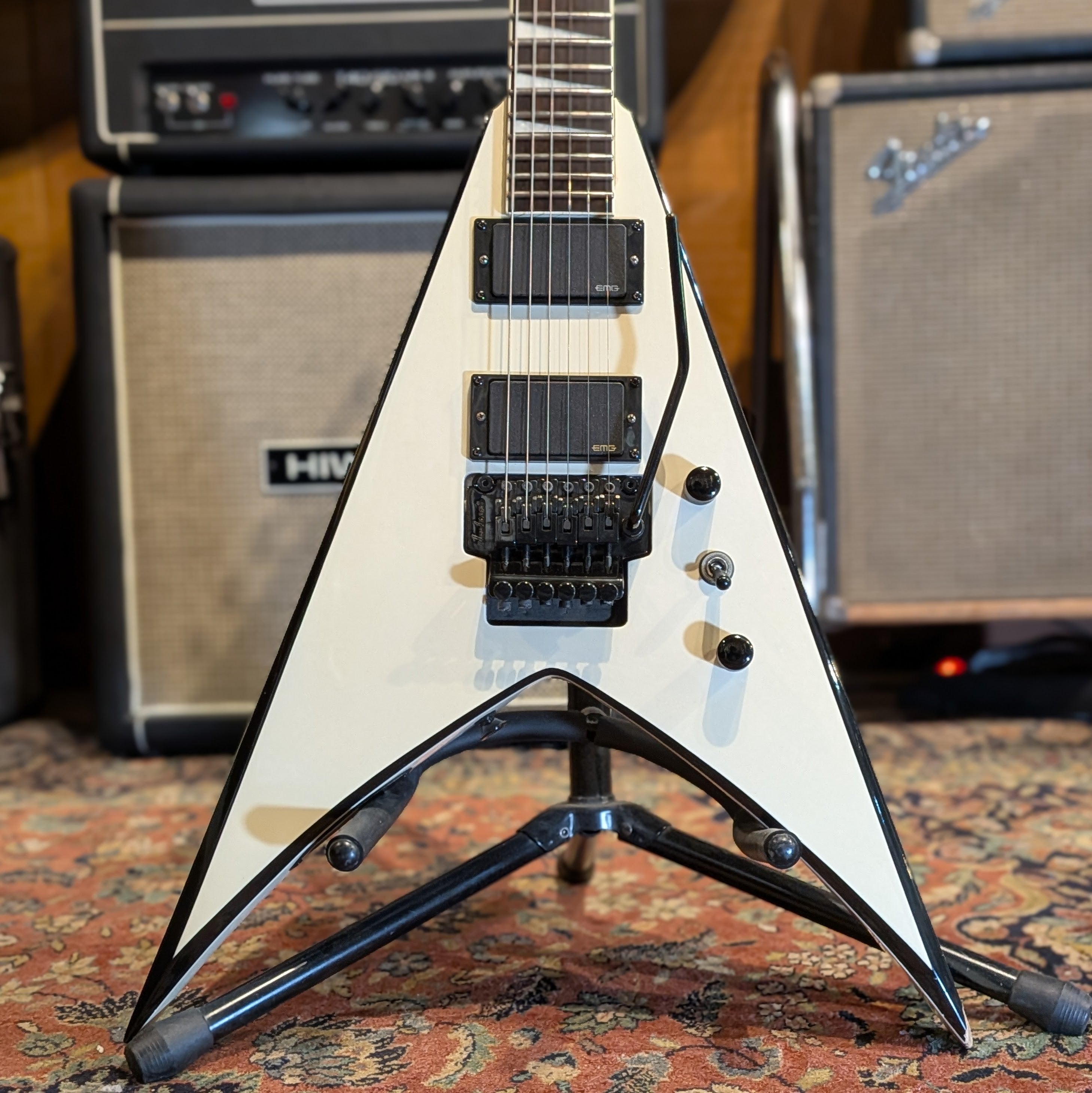 Jackson JS Series JS32 King V with Rosewood Fretboard 2014 - White with Black Bevels