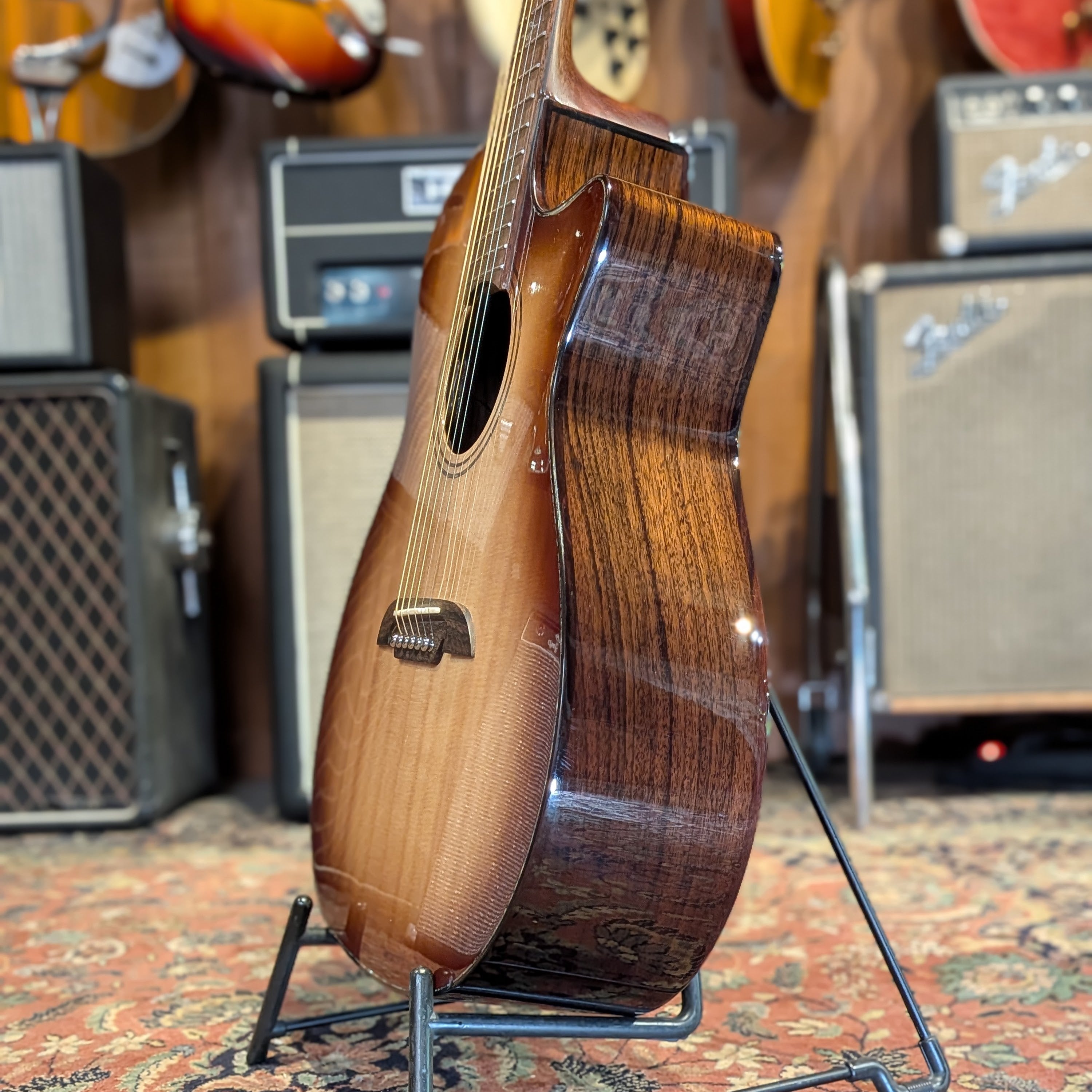 Alvarez Masterworks MG70ce Custom Grand Auditorium