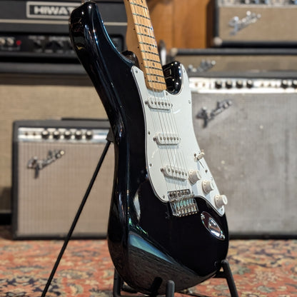 Fender Standard Stratocaster with Maple Fretboard 2007 - Black
