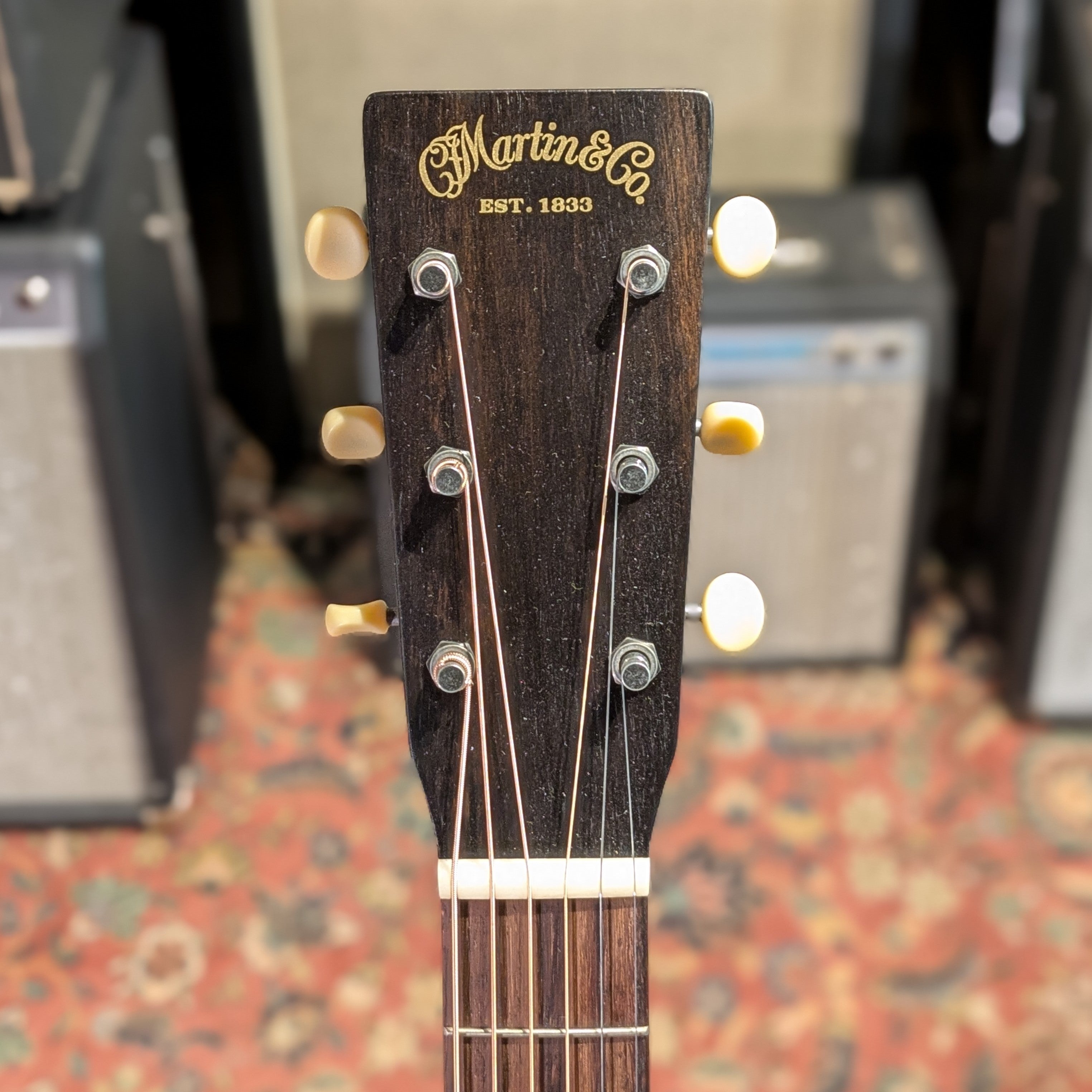Martin 000-17 Whiskey - Whiskey Sunset