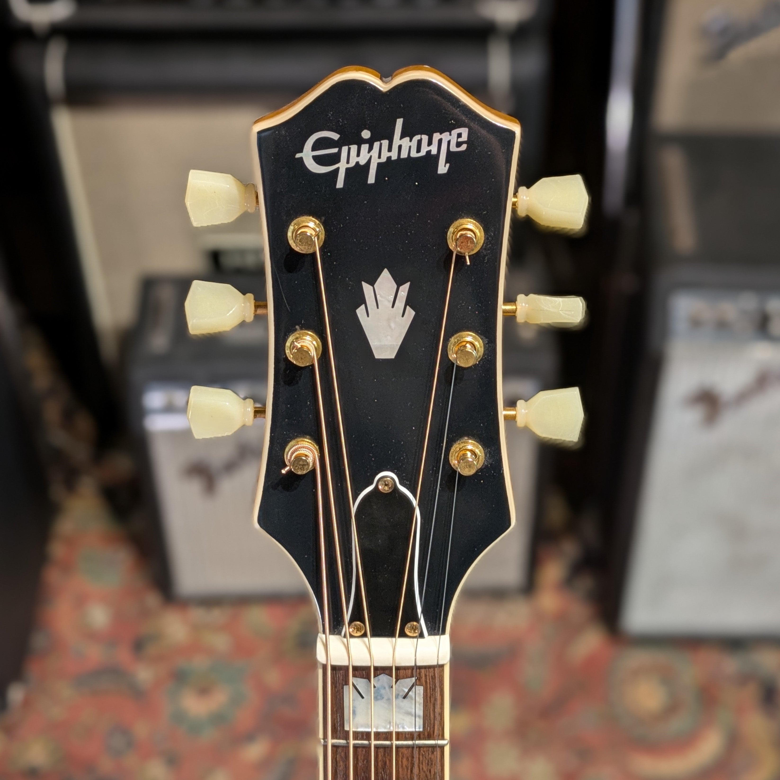 Epiphone inspired by Gibson J-200 2021