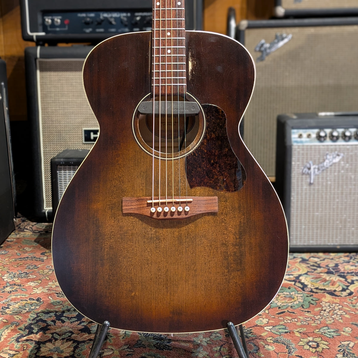 Art & Lutherie Legacy Bourbon Burst