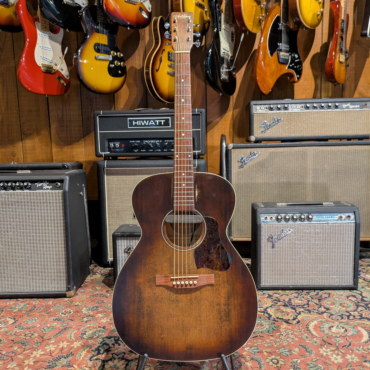 Art & Lutherie Legacy Bourbon Burst