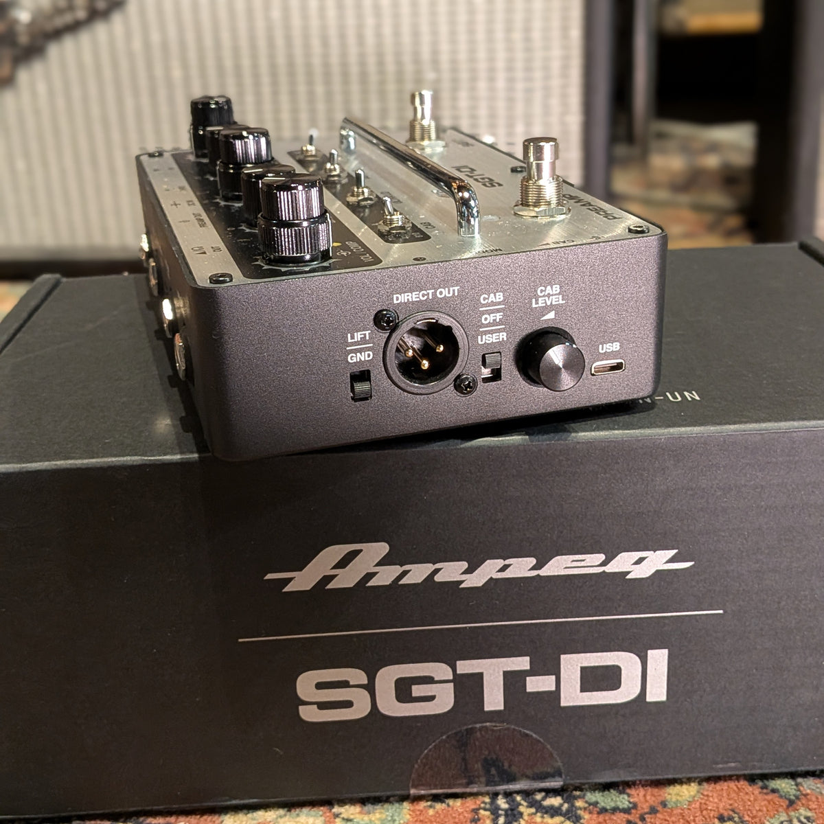 Ampeg SGT-DI Bass Preamp / DI - Silver / Black