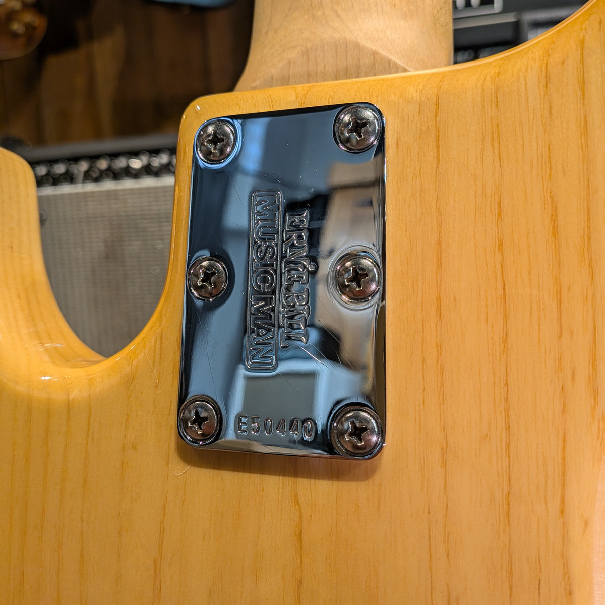 Ernie Ball Music Man StingRay 5 H with Maple Fretboard 2006 - Natural Gloss