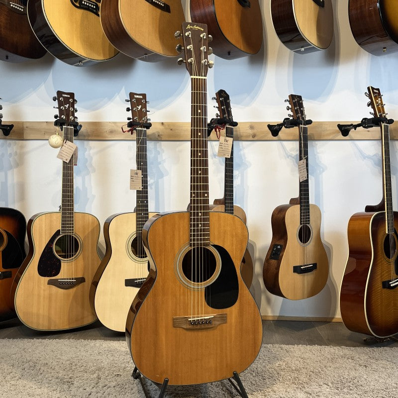 Aria Auditiorium AF-28N