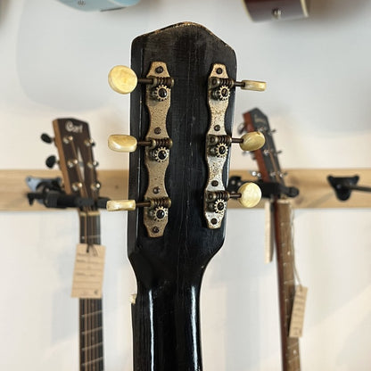 Doris Manouche Parlor