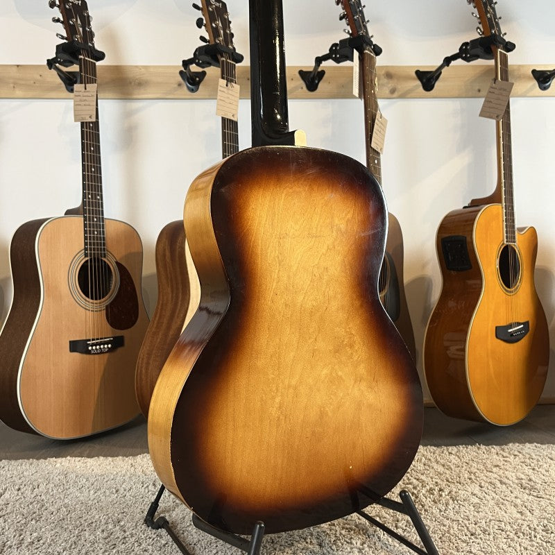 Doris Manouche Parlor