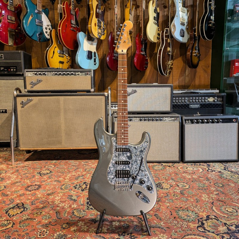 Fender Stratocaster HSS with Rosewood Fretboard - Chrome Silver