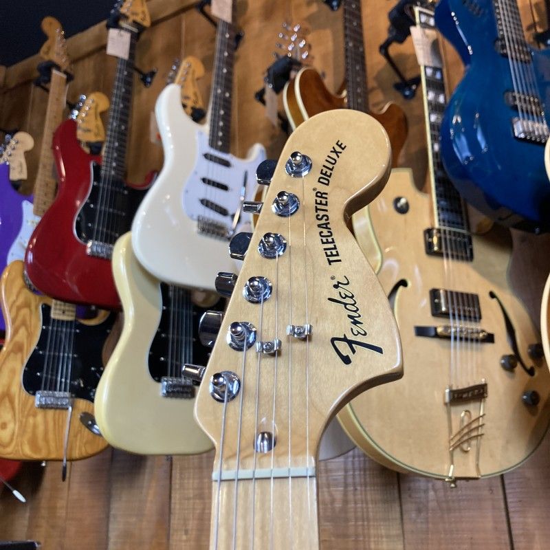 FENDER CLASSIC SERIES '72 TELECASTER DELUXE