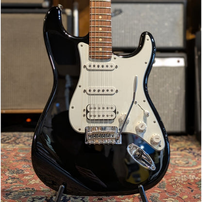 Fender Player Stratocaster HSS with Pau Ferro Fretboard Black