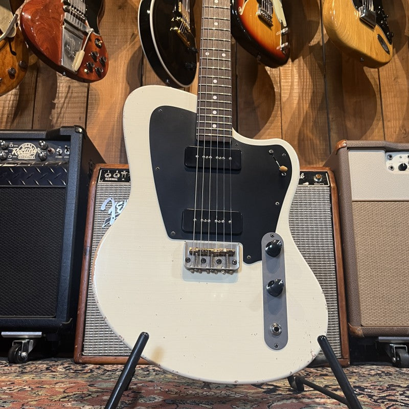 Girault Guitars California - Relic White