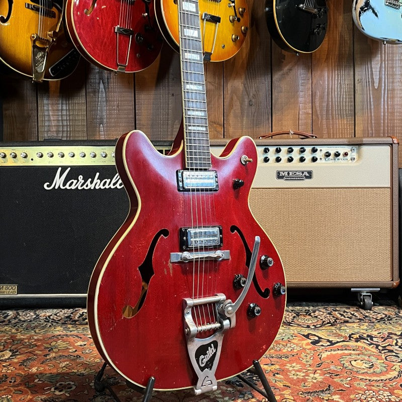 Guild Starfire V Cherry (1967) USA
