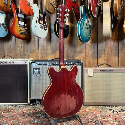 Guild Starfire Cherry V (1966) USA