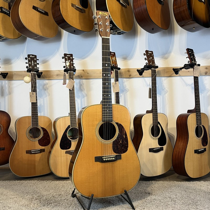 Martin Standard Series HD-28