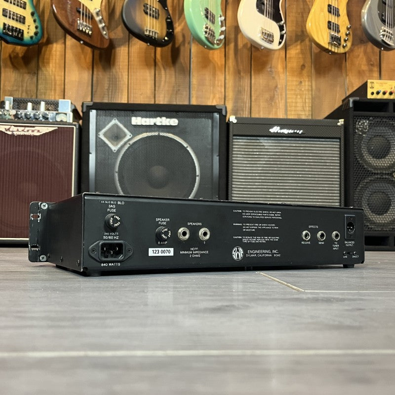 SWR Basic 350 hybrid bass head