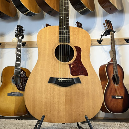 Taylor Big Baby Taylor + Fishman Pickup