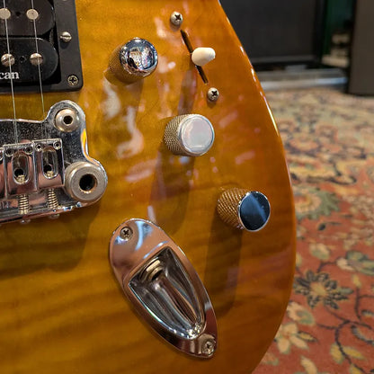 G&L Fullerton Deluxe Legacy HSS - Honey Burst